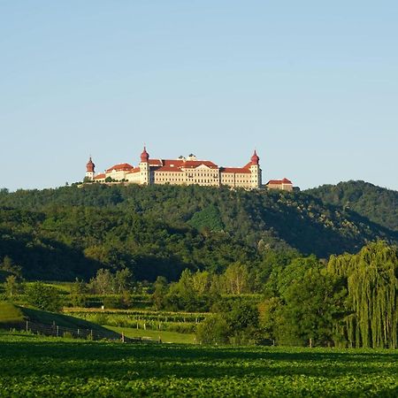 Gaestehaus Benediktinerstift Goettweig - Bed & Breakfast Monastery Bed & Breakfast Furth bei Gottweig Bagian luar foto