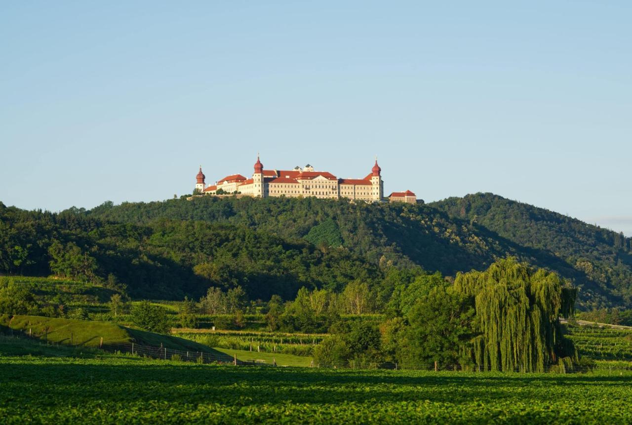 Gaestehaus Benediktinerstift Goettweig - Bed & Breakfast Monastery Bed & Breakfast Furth bei Gottweig Bagian luar foto